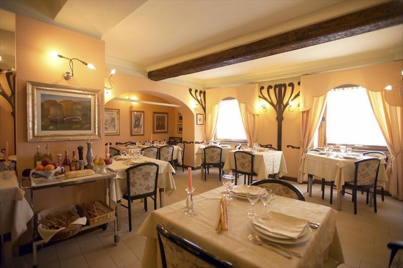 Albergo Badellino Бра Екстериор снимка
