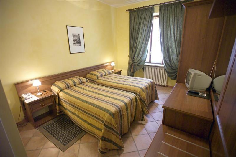 Albergo Badellino Бра Екстериор снимка